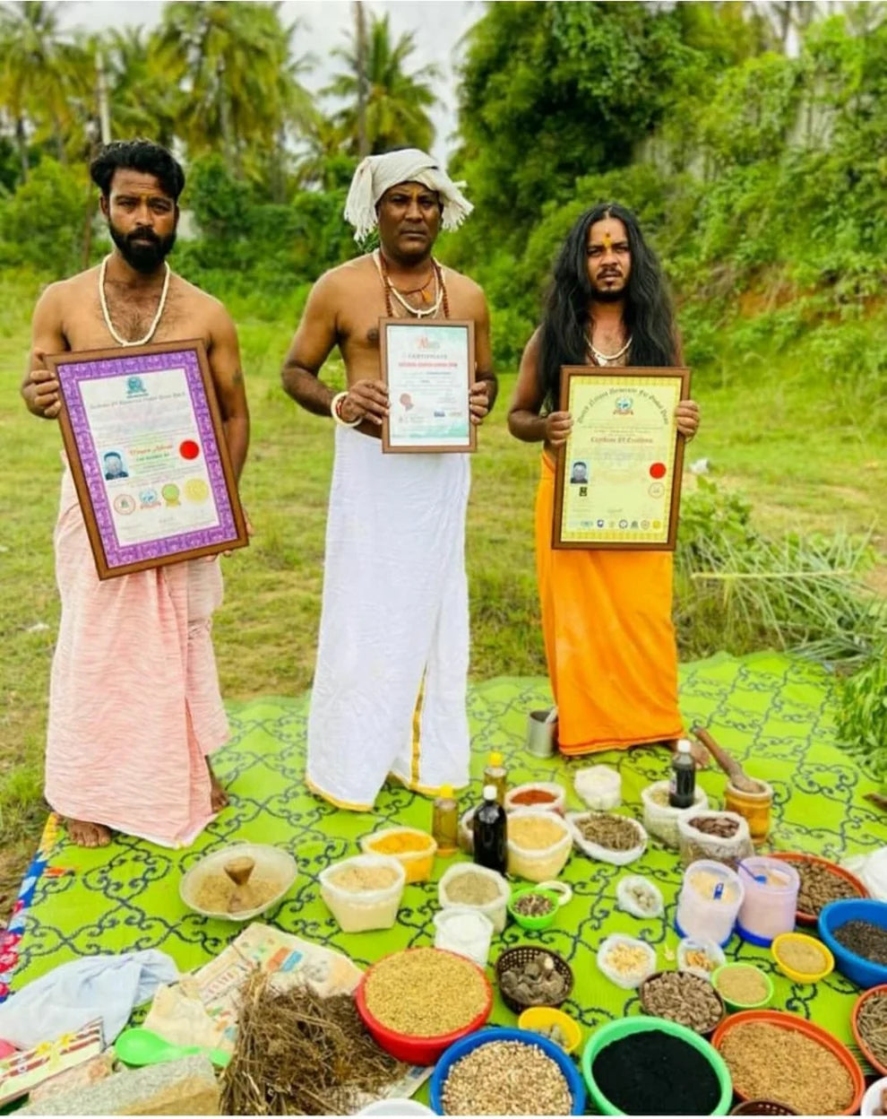 KARNATAKA HAAKI PIKKI NEELAMBARI HAIR OIL